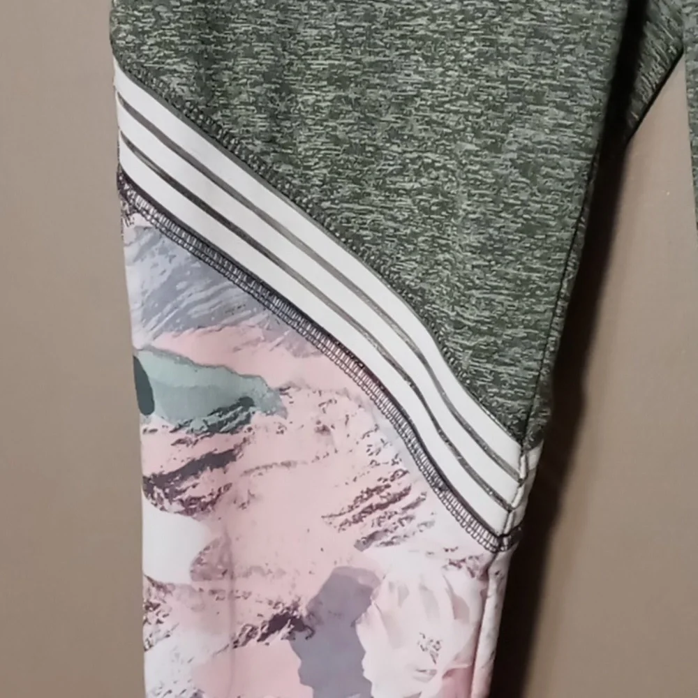 Justice Gray Leggings w Flower Legs Size 18Plus - Picture 4 of 7